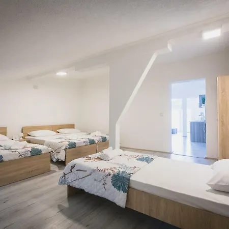 Apartament Eftimija *